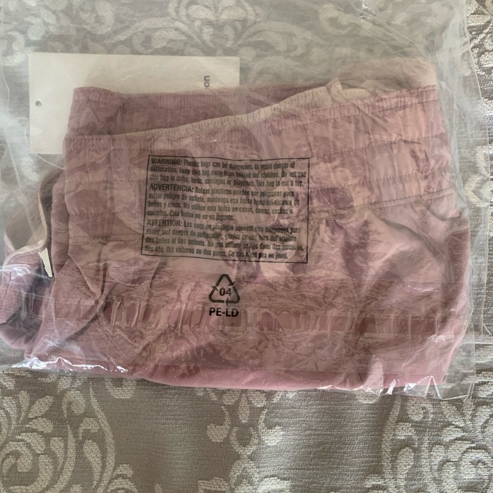 Lululemon Choose a Side Short Reversible 3” - Picture 6 of 10
